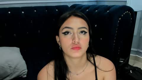 Snapshot of camilahunter__ chatting on 12-18-24, 07:15 Camila online show from 12-18-24, 07:15