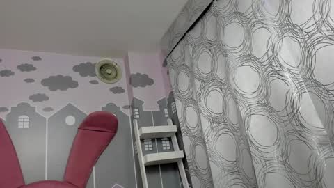 Snapshot of camilahunter__ chatting on 01-21-25, 10:08 Camila online show from 01-21-25, 10:08