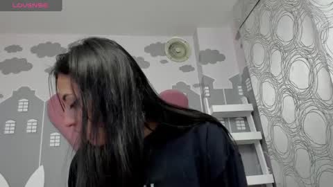 Snapshot of camilahunter__ chatting on 01-28-25, 10:23 Camila online show from 01-28-25, 10:23