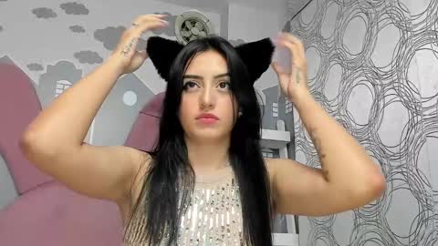 Snapshot of camilahunter__ chatting on 02-16-25, 06:43 Camila online show from 02-16-25, 06:43