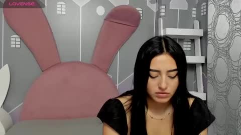 Snapshot of camilahunter__ chatting on 02-19-25, 03:28 Camila online show from 02-19-25, 03:28