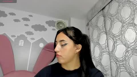 Snapshot of camilahunter__ chatting on 03-04-25, 03:22 Camila online show from 03-04-25, 03:22