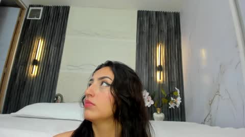 Snapshot of camilahunter__ chatting on 06-07-26, 03:43 Camila online show from 06-07-26, 03:43