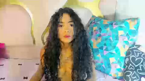 Snapshot of camilaqueenh chatting on 10-18-25, 01:19 camilaqueenh online show from 10-18-25, 01:19
