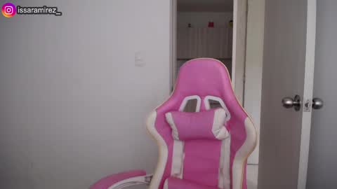 X IGcamiryan01 online show from 05-18-26, 06:58