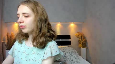 Camilla online show from 09-25-25, 12:36