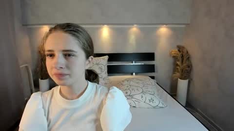 Camilla online show from 10-27-25, 01:20