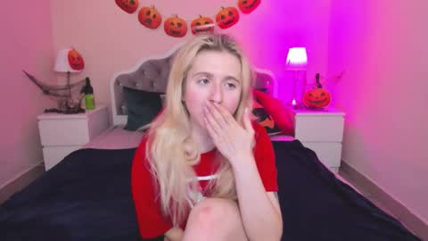 camilladreamer online show from 10-26-25, 05:52