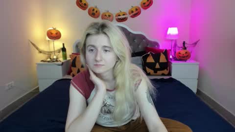 camilladreamer online show from 10-30-25, 06:08
