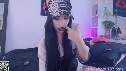 Snapshot of camille_666 chatting on 04-27-26, 08:40 Camille online show from 04-27-26, 08:40