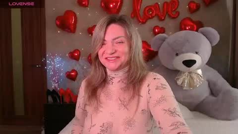 Snapshot of camille_game chatting on 04-22-26, 06:05 Camille Game online show from 04-22-26, 06:05