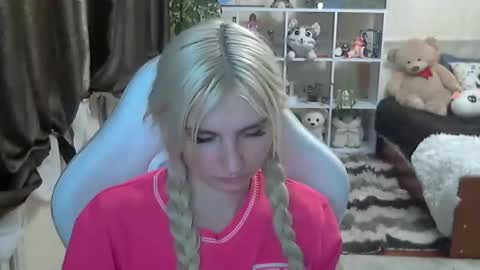 Snapshot of camillecharm chatting on 09-30-25, 05:40 CamilleCharm online show from 09-30-25, 05:40