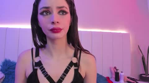 C A M I L L E N    Help me get to the top online show from 10-05-25, 09:02