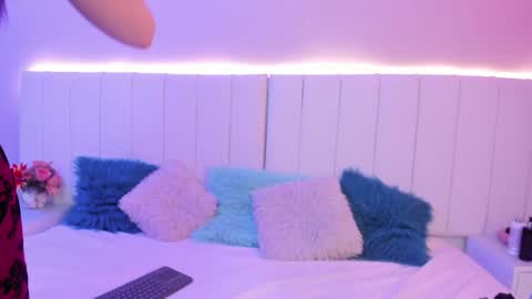 C A M I L L E N    Help me get to the top online show from 10-08-25, 10:07