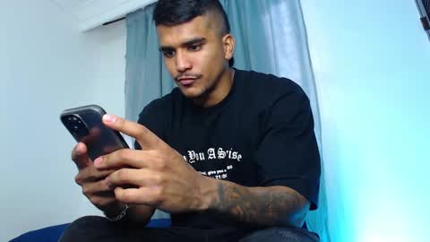 camilo_contre21 online show from 03-05-25, 09:26