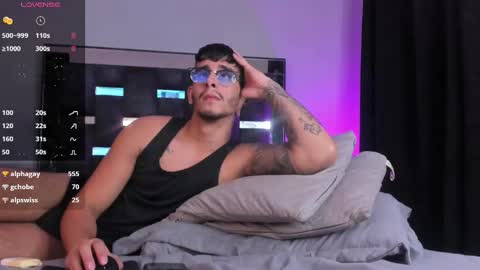   INDEPENDENT MODEL online show from 02-26-25, 09:42