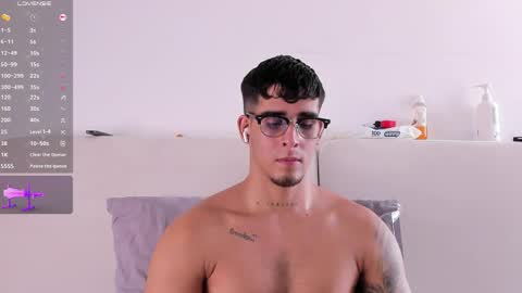 Snapshot of camilo_ospina_ chatting on 04-30-26, 08:26 INDEPENDENT MODEL online show from 04-30-26, 08:26