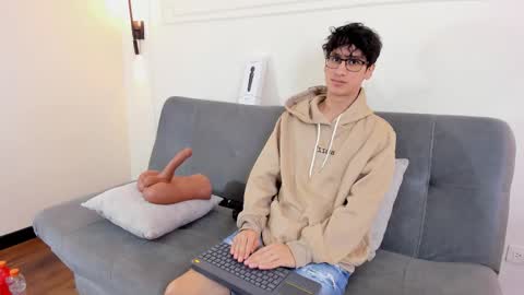 Camilo online show from 12-16-25, 02:49