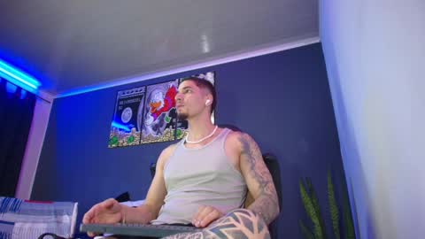 Snapshot of camiloalvarezzz3 chatting on 12-16-24, 08:26 CAMILO online show from 12-16-24, 08:26