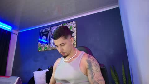 Snapshot of camiloalvarezzz3 chatting on 12-29-24, 06:16 CAMILO online show from 12-29-24, 06:16