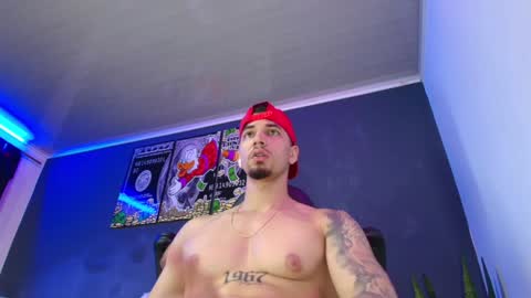 Snapshot of camiloalvarezzz3 chatting on 12-31-24, 02:25 CAMILO online show from 12-31-24, 02:25