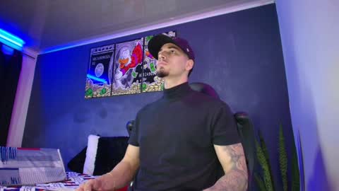 Snapshot of camiloalvarezzz3 chatting on 01-03-25, 01:25 CAMILO online show from 01-03-25, 01:25