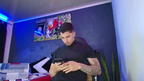 Snapshot of camiloalvarezzz3 chatting on 01-14-25, 12:56 CAMILO online show from 01-14-25, 12:56