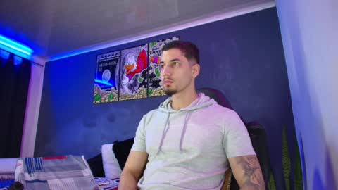 Snapshot of camiloalvarezzz3 chatting on 01-15-25, 12:36 CAMILO online show from 01-15-25, 12:36