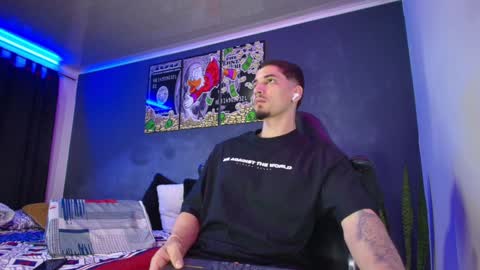 Snapshot of camiloalvarezzz3 chatting on 01-18-25, 02:23 CAMILO online show from 01-18-25, 02:23
