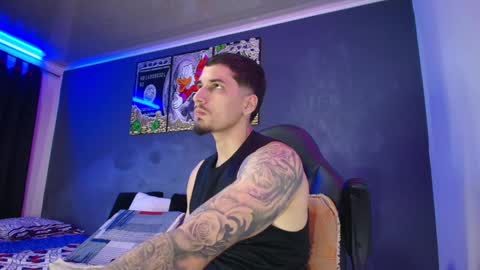 Snapshot of camiloalvarezzz3 chatting on 01-31-25, 01:33 CAMILO online show from 01-31-25, 01:33