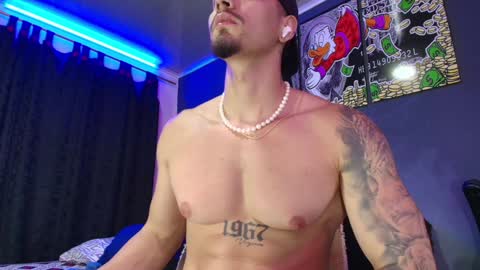 Snapshot of camiloalvarezzz3 chatting on 02-06-25, 03:52 CAMILO online show from 02-06-25, 03:52
