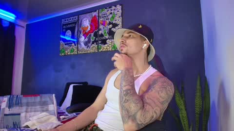 Snapshot of camiloalvarezzz3 chatting on 02-07-25, 01:32 CAMILO online show from 02-07-25, 01:32