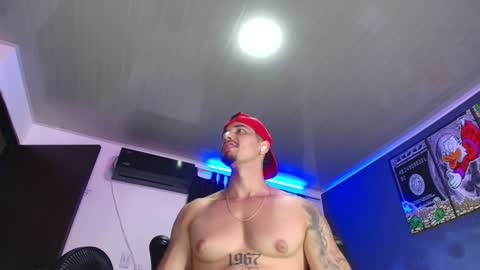 Snapshot of camiloalvarezzz3 chatting on 02-08-25, 03:42 CAMILO online show from 02-08-25, 03:42