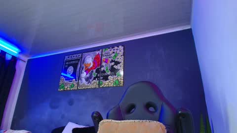 Snapshot of camiloalvarezzz3 chatting on 02-22-25, 04:19 CAMILO online show from 02-22-25, 04:19