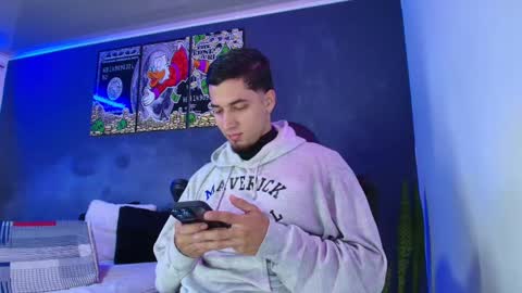 Snapshot of camiloalvarezzz3 chatting on 02-25-25, 01:17 CAMILO online show from 02-25-25, 01:17