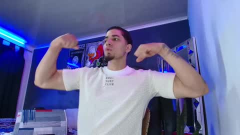 Snapshot of camiloalvarezzz3 chatting on 03-06-25, 12:30 CAMILO online show from 03-06-25, 12:30
