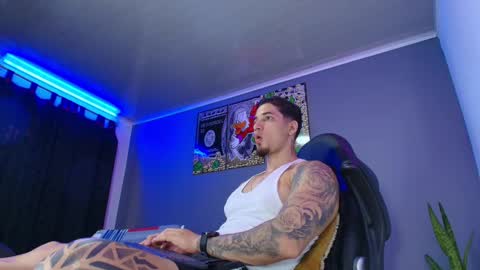 Snapshot of camiloalvarezzz3 chatting on 09-15-25, 08:31 CAMILO online show from 09-15-25, 08:31