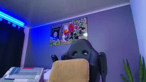 Snapshot of camiloalvarezzz3 chatting on 09-20-25, 05:25 CAMILO online show from 09-20-25, 05:25