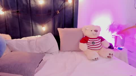 Snapshot of camilodoumit chatting on 01-30-25, 02:25 CamiloDoumit online show from 01-30-25, 02:25