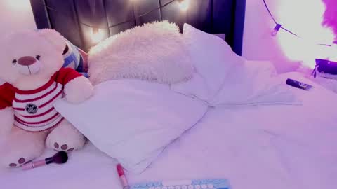 Snapshot of camilodoumit chatting on 02-17-25, 03:58 CamiloDoumit online show from 02-17-25, 03:58