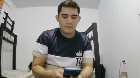 Snapshot of camilowhite_ chatting on 09-17-25, 01:51 Camilowhite online show from 09-17-25, 01:51