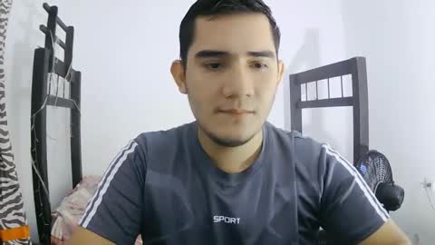 Snapshot of camilowhite_ chatting on 10-06-25, 03:53 Camilowhite online show from 10-06-25, 03:53