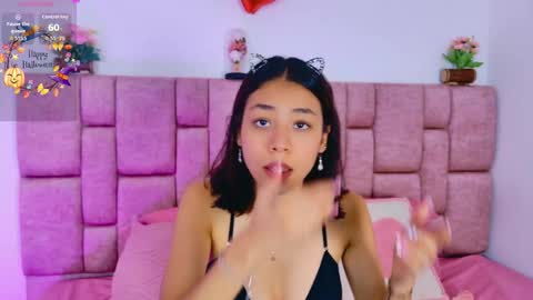 camiluxe online show from 10-17-25, 12:19