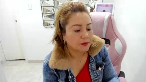 camixxx_m online show from 06-25-26, 11:48