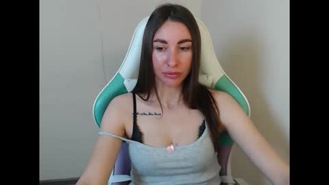 Snapshot of cammila_horn chatting on 04-24-26, 05:54 cammila horn online show from 04-24-26, 05:54