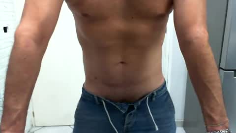 Snapshot of campat80 chatting on 08-10-26, 12:36 campat80 online show from 08-10-26, 12:36