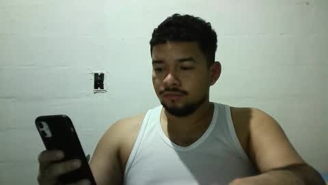 Snapshot of camrichard chatting on 05-19-26, 02:51 Richard online show from 05-19-26, 02:51