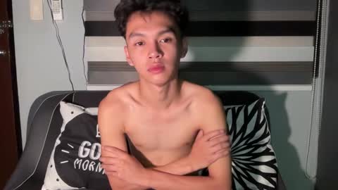 Snapshot of camwithethan chatting on 10-13-25, 05:02 Ethan online show from 10-13-25, 05:02