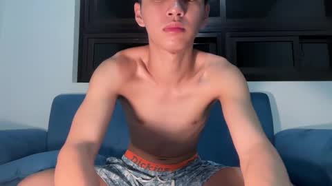 Snapshot of camwithethan chatting on 10-25-25, 06:02 Ethan online show from 10-25-25, 06:02