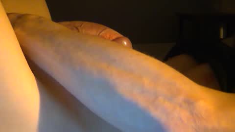 Snapshot of canadian139992 chatting on 10-25-25, 04:09 canadian139992 online show from 10-25-25, 04:09